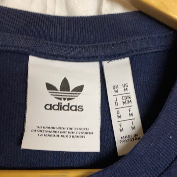 Medium Addis’s T-shirt never worn - Picture 2 of 2